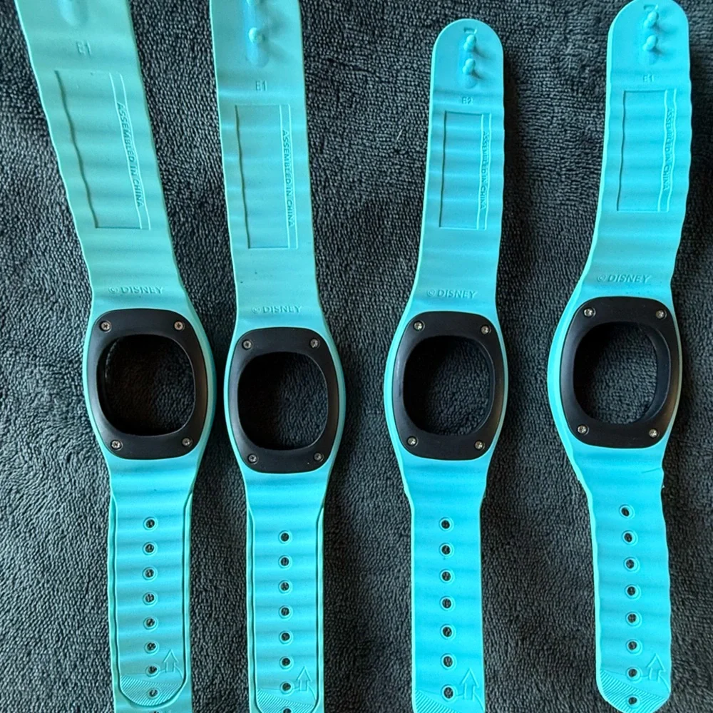 ✨Family Pack! Disney Blue MagicBand Set